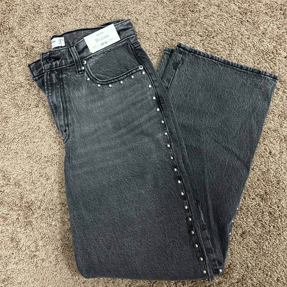 Brand new size 29 studded high rise loose jean
